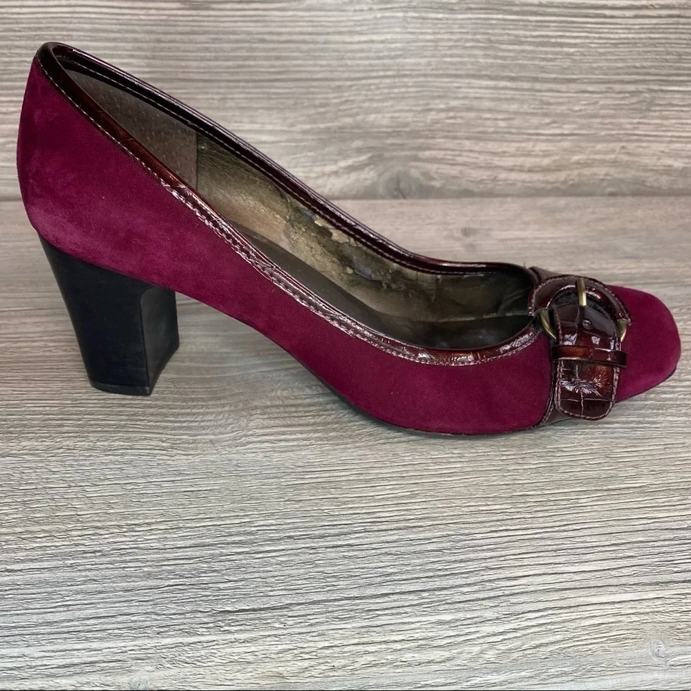 Woman’s Bandolino BDJasper suede chunky vintage look wood stacked heels size 8.5